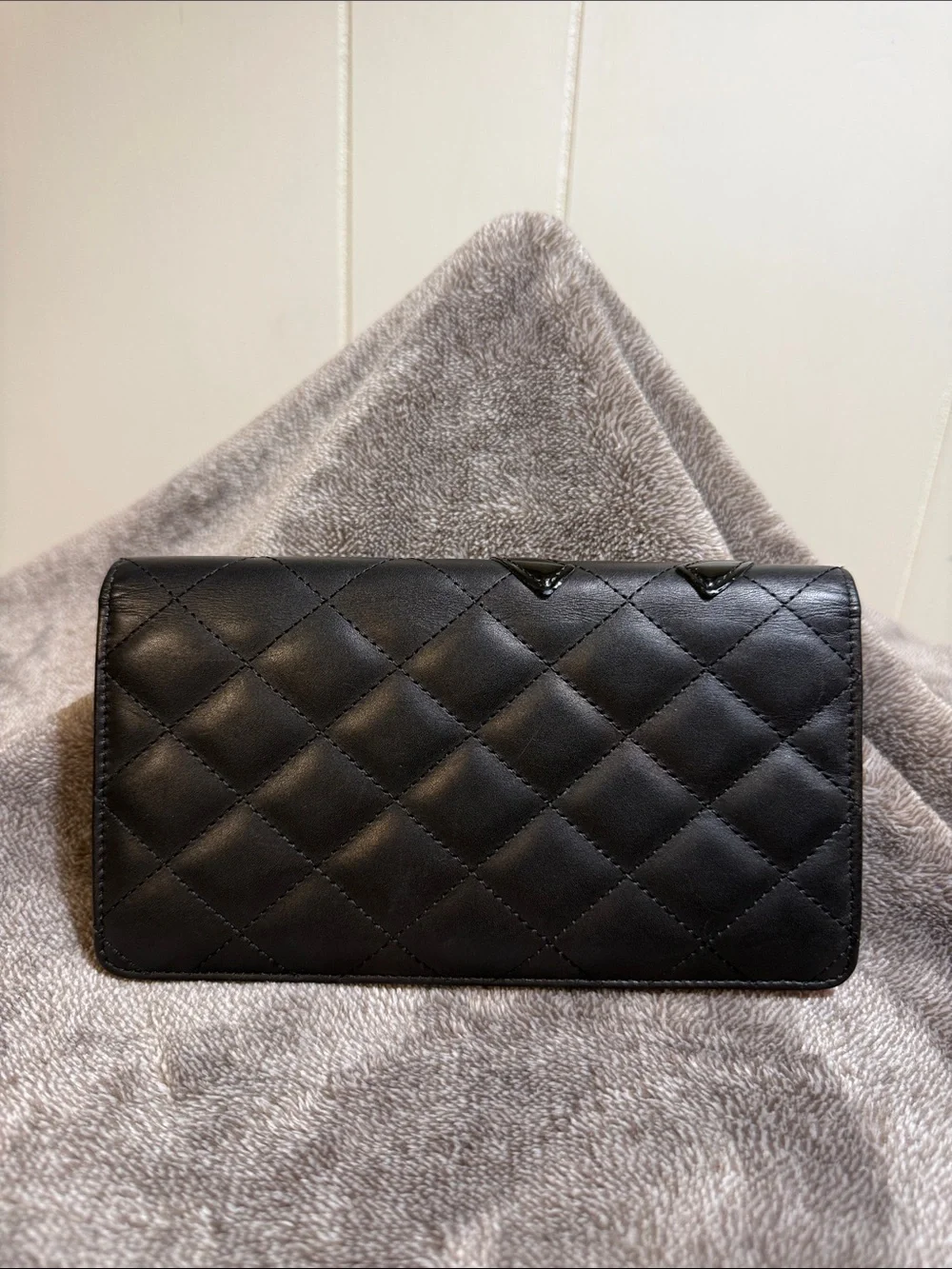 CHANEL Black Quilted Lambskin Wallet with Glossy CC Accent